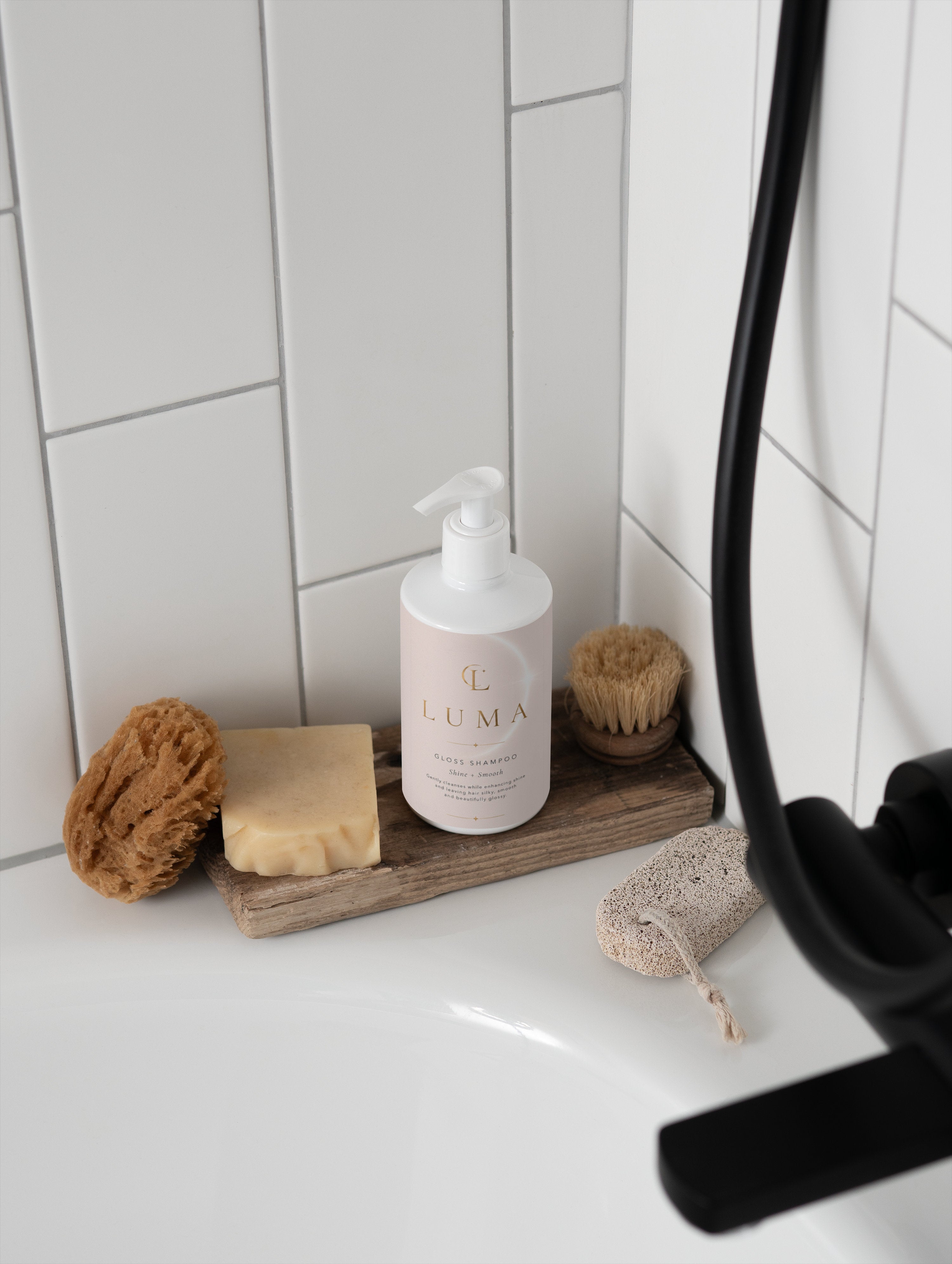 LUMA Silk Gloss Shampoo